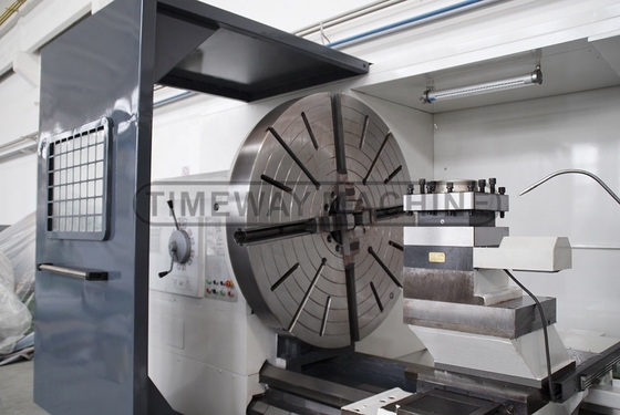 320 tours par minute Max. Vitesse de la broche CNC tour horizontal pour le tournage de barres de 10 tonnes