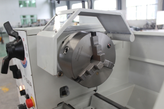 précision Machine de tour de moteur avec des options de tension pour répondre aux exigences du client