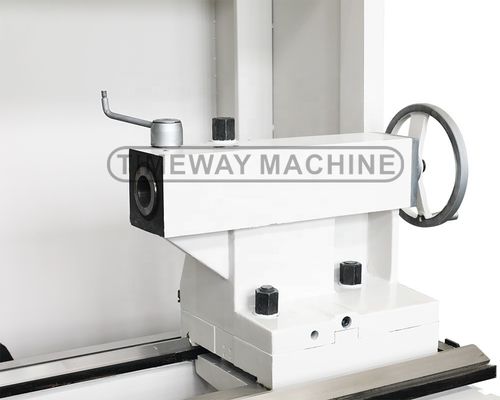 Largeur de lit de 550 mm Tour horizontal CNC économique pour l'usinage précis et la vitesse rapide