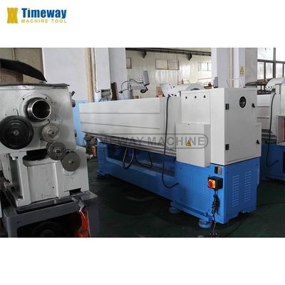 Machine à tourner à lit horizontal avec fente de fente de 58 mm Max. Longueur de la pièce 1000 mm
