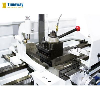 Machine à tourner à lit horizontal avec fente de fente de 58 mm Max. Longueur de la pièce 1000 mm