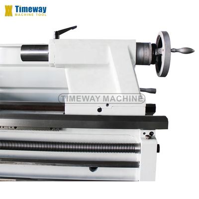 Machine à tourner à lit horizontal avec fente de fente de 58 mm Max. Longueur de la pièce 1000 mm