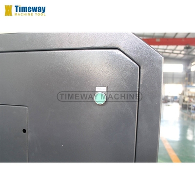 Machine à tour CNC à fente à fente de précision de 82 mm avec type de lit plat multifonctionnel