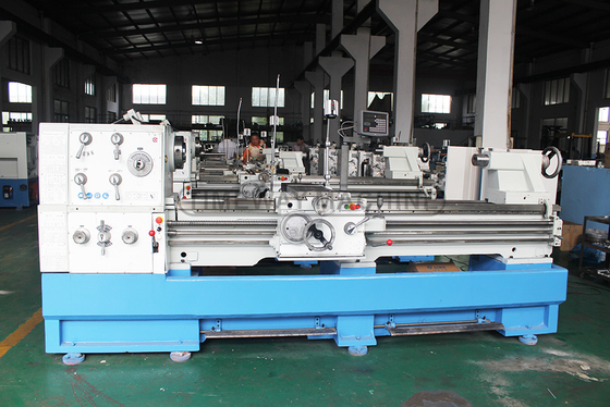2720x1120x1700mm Universal Gap Bed Lathe ou Torno CL-410 CL-460 Puissance du moteur à broche de 5,5 kW