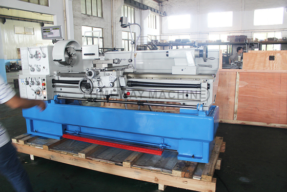 2720x1120x1700mm Universal Gap Bed Lathe ou Torno CL-410 CL-460 Puissance du moteur à broche de 5,5 kW