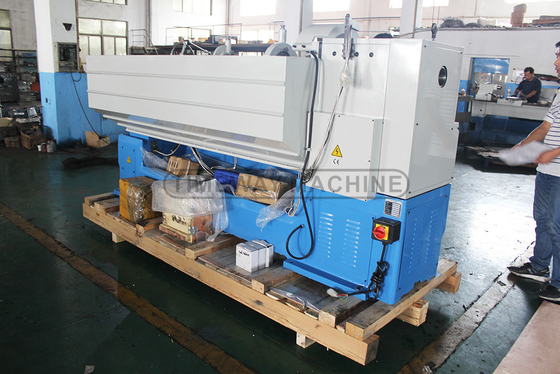 2720x1120x1700mm Universal Gap Bed Lathe ou Torno CL-410 CL-460 Puissance du moteur à broche de 5,5 kW