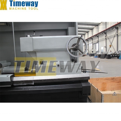 Machine à tourner à l'huile CNC avec fente à broche de 440 mm et système de contrôle SIEMENS
