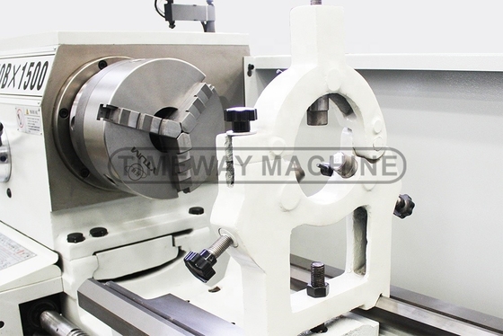 Machine-outil de tour à lit plat horizontal avec balançoire de 500 mm et étrice de plume à queue MT5