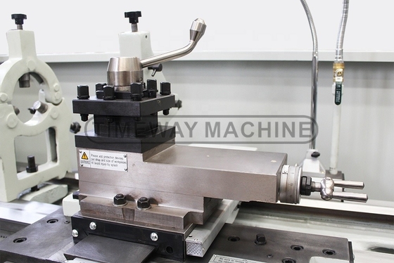Machine-outil de tour à lit plat horizontal avec balançoire de 500 mm et étrice de plume à queue MT5