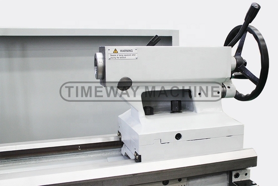 Machine-outil de tour à lit plat horizontal avec balançoire de 500 mm et étrice de plume à queue MT5