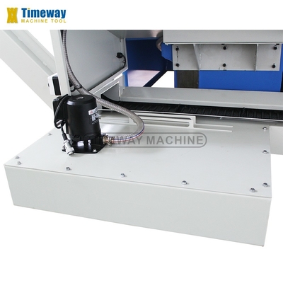 Machine à tourner à commande numérique type lit plat tour CNC avec max. vitesse de la broche rpm 1600 rpm