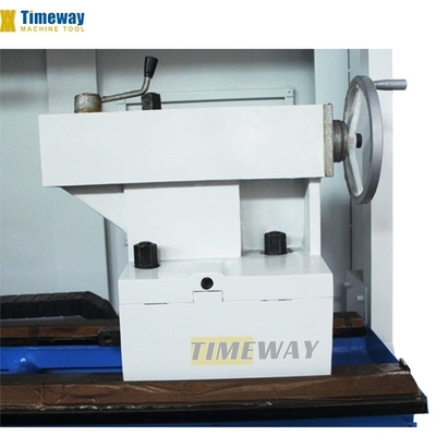 Machine à tourner à commande numérique type lit plat tour CNC avec max. vitesse de la broche rpm 1600 rpm