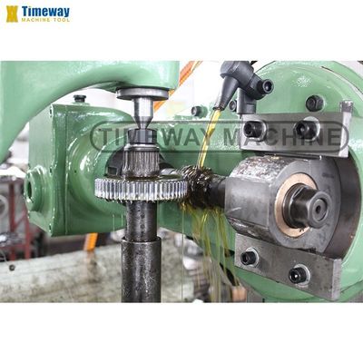 Machine de débitage verticale conventionnelle pour le procédé de fabrication des engrenages