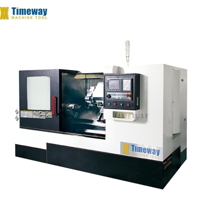 Tour CNC à lit incliné avec vitesse maximale de la broche de 3500 tours par heure et 450 mm de l'axe de déplacement Z