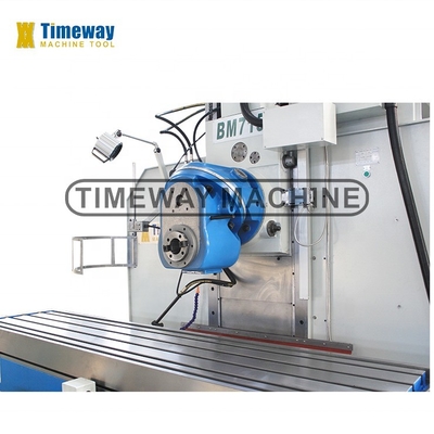 670 mm Trajet croisé Y-axe Machine de fraisage de type lit métallique BM715 pour la production industrielle