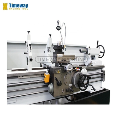 710 mm Max. Swing Over Gap Horizontal Center Turning Machine pour le tour métallique industriel