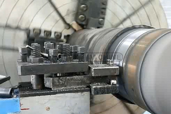 Tour CNC métallique AK-2000H haute précision et lourde charge avec le couple max. de chuck 80KN.m