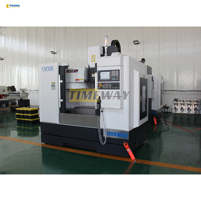 7.5/11kw puissance du moteur principal VMC650 Centre d'usinage CNC vertical à 3 axes pour pièces lourdes