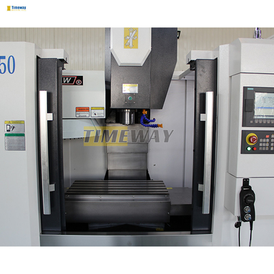 7.5/11kw puissance du moteur principal VMC650 Centre d'usinage CNC vertical à 3 axes pour pièces lourdes