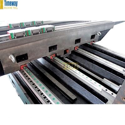 Centre d'usinage vertical de production à volume élevé VMC1370L Répétabilité ± 0,006 mm 2023