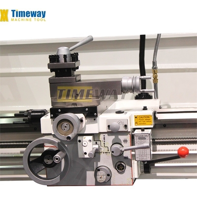 Machine à tourner horizontale de petite taille pour moteur Max. Longueur de la pièce 910 mm