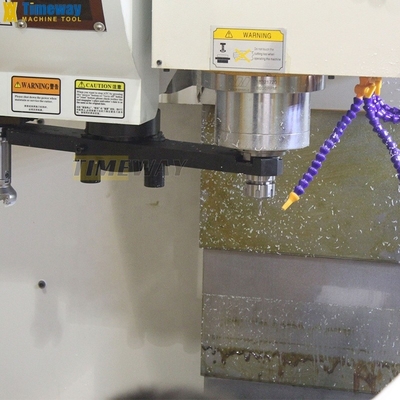 Centre d'usinage vertical avec 3 axes et Min. Temps de changement d'outil 0,6s