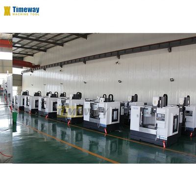 Capacité de chargement de 500 kg VMC745 Fraiseuse CNC Centre d'usinage vertical du métal