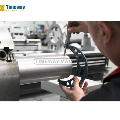 Machine à tour horizontal de type grand et léger avec une puissance de moteur à broche de 7,5 kW en 2023