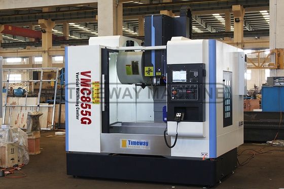 Machine de fraisage verticale avec une puissance de moteur à broche de 7,5 / 11 kW dans le centre de machines CNC