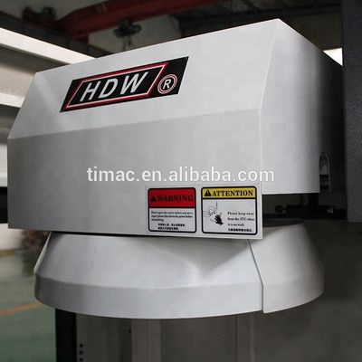 500mm Spindle Voyage VMC550 3 axes ligneux de rail centre d'usinage vertical machine CNC