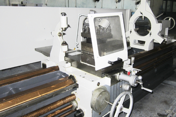 AL-800 La combinaison parfaite de durabilité et de précision dans une machine à tour lourd