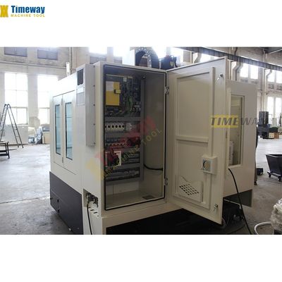 BT40 Centre d'usinage vertical à haute rigidité à spindle conique avec haute durabilité