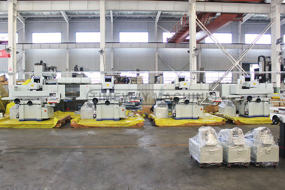 Grilleuse hydraulique de surface Retifica Plana Hidraulica SG-40800AHD en bleu et blanc