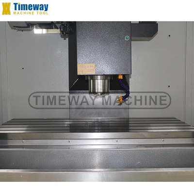 Tableau de travail Timeway 600x1300 mm Centre d'usinage CNC vertical avec une vitesse de broche de 8000 tr / min