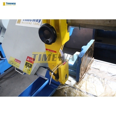 20-65 m/min Vitesse de la lame Machine de découpe semi-automatique de métaux pour un fonctionnement en douceur