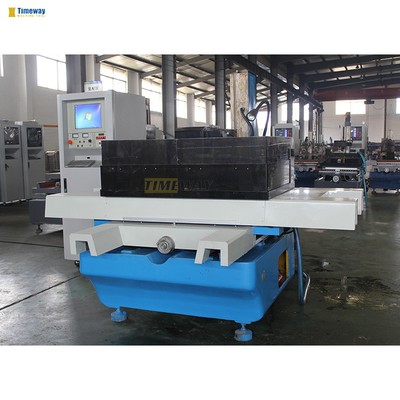 Machine de découpe de fil à haute vitesse EDM avec cabinet d'ordinateur banc de travail de 750*1140mm