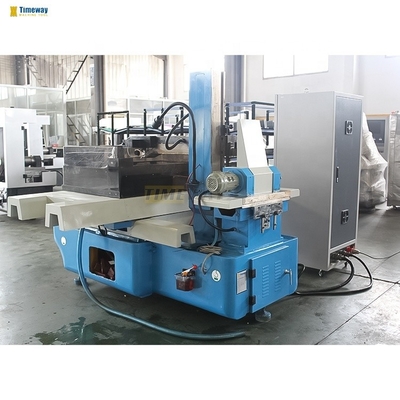 Machine de découpe de fil à haute vitesse EDM avec cabinet d'ordinateur banc de travail de 750*1140mm