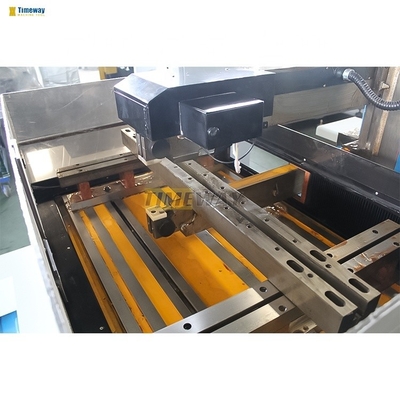 Machine de découpe de fil à haute vitesse EDM avec cabinet d'ordinateur banc de travail de 750*1140mm