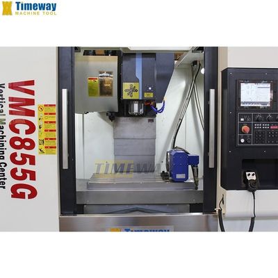 Centre d'usinage vertical de haute précision Machine de fraisage CNC 550 mm Voyage vertical