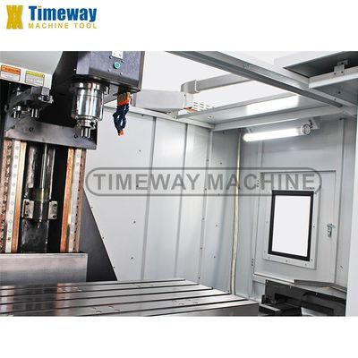 1360x700mm Taille de table VMC Centre d'usinage CNC vertical à charge lourde avec 24 outils ATC