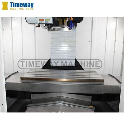 1360x700mm Taille de table VMC Centre d'usinage CNC vertical à charge lourde avec 24 outils ATC