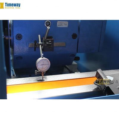Machine de meulage cylindrique de précision avec poids de 3000 kg et longueur de meulage maximale de 500 mm