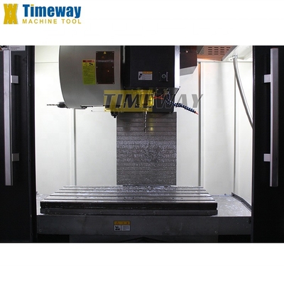 GSK/Fanuc/Siemens contrôle 3 axes centre d'usinage vertical avec 1100 mm X Table Voyage