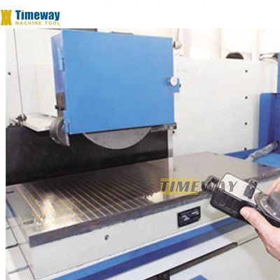 Machine de meulage de surface à colonne de type mobile