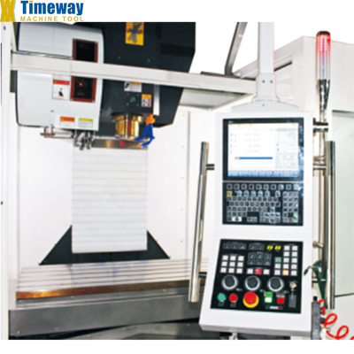 1360x700 Taille de table 3-Axe VMC1370 Centre d'usinage vertical machine de fraisage CNC