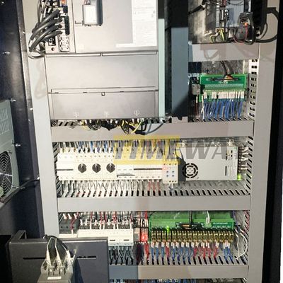 Équipement de pointe des ateliers de matériaux de construction Centre d'usinage vertical VMC650L à 3 axes