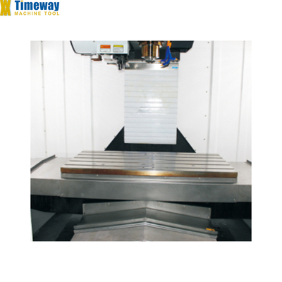 0 6000 tours par minute Vitesse de la broche VMC 1370 Centre d'usinage CNC vertical pour le fraisage des métaux