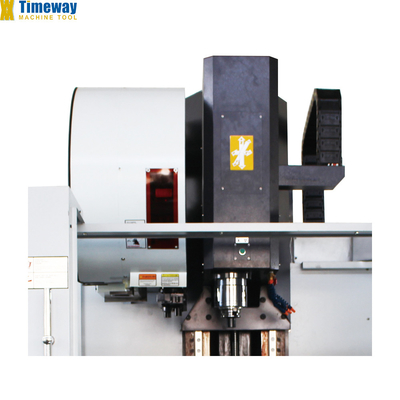 VMC1370L Fraiseuse verticale CNC à 3 axes et vitesse d'alimentation rapide 24/24/15 m/min