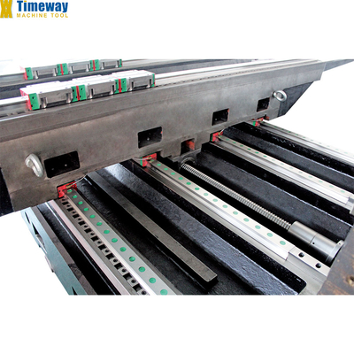 VMC1370L Fraiseuse verticale CNC à 3 axes et vitesse d'alimentation rapide 24/24/15 m/min