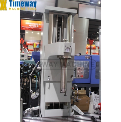 Maximisez votre rendement avec la machine de perçage de cylindre T8018A 140-610 r/min Vitesse de la broche